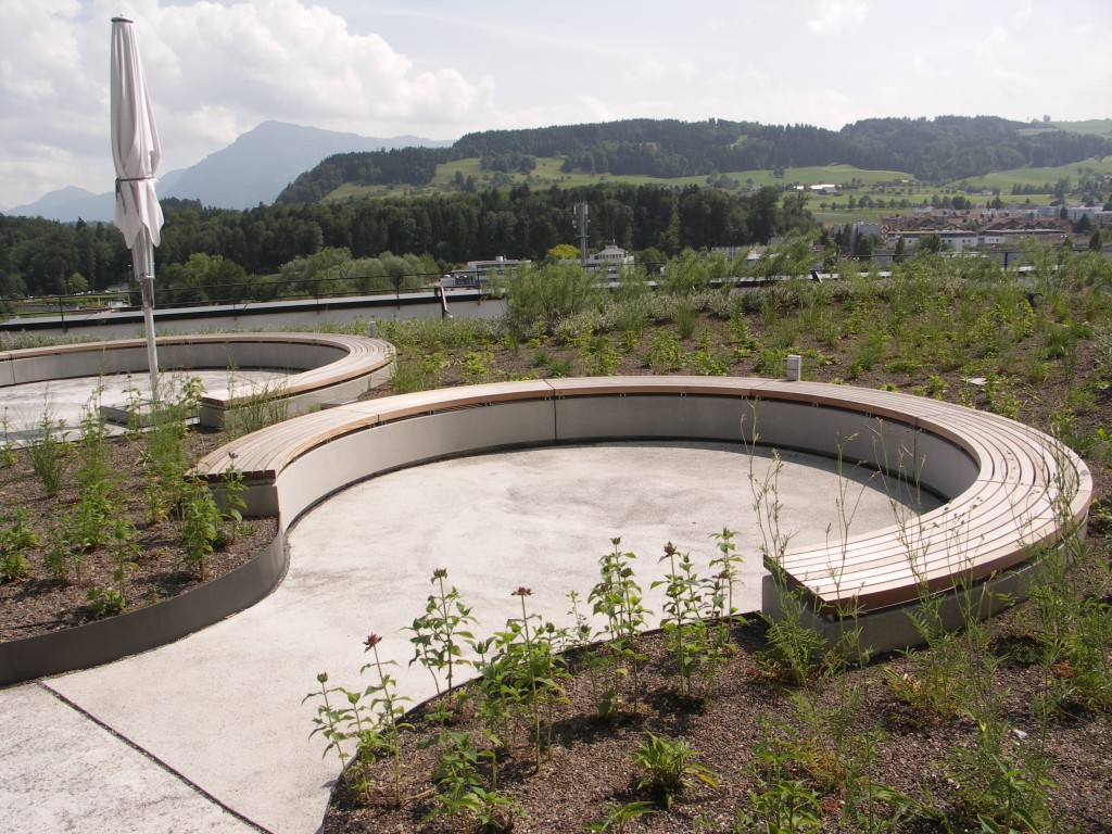 Sitzgelegenheit mit Blick auf die Rigi